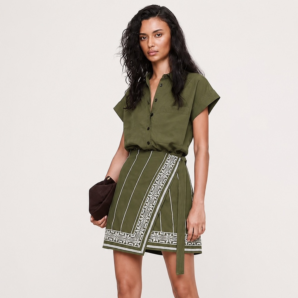 NEW! Banana Republic Green Embroidered Tencel™-Linen Wrap Dress - Medium 🥥